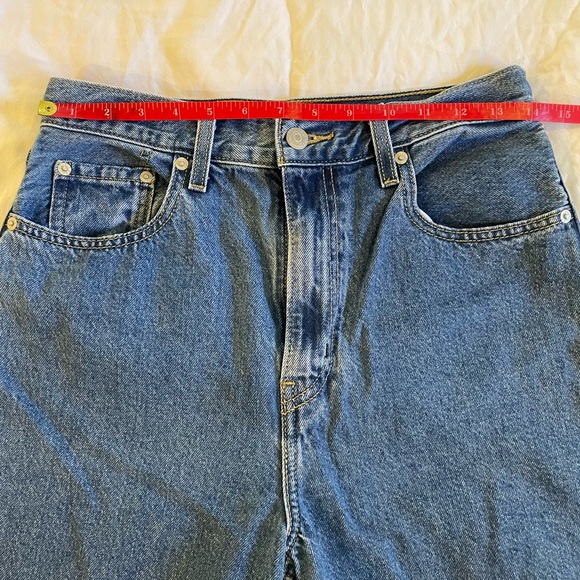 Levi's Mom Jeans, High Loose Taper, Medium Wash, Levi’s Premium Denim - Picture 12 of 13
